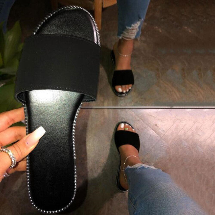 Transparent Large Size Flat-Bottomed Flip-Flops